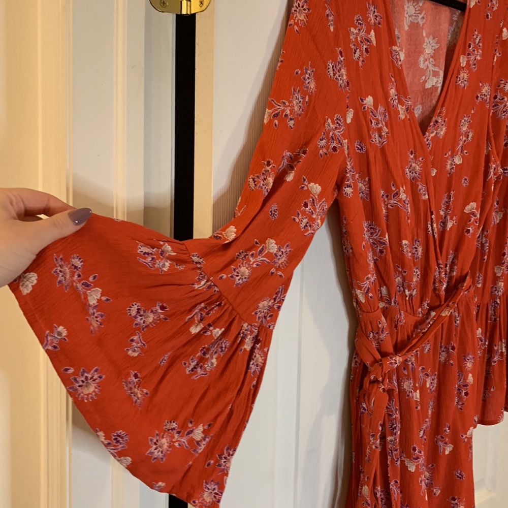 •COTTON ON FLORAL BOHO ROMPER• Size L, worn once, flowy & floral - Picture 2 of 7